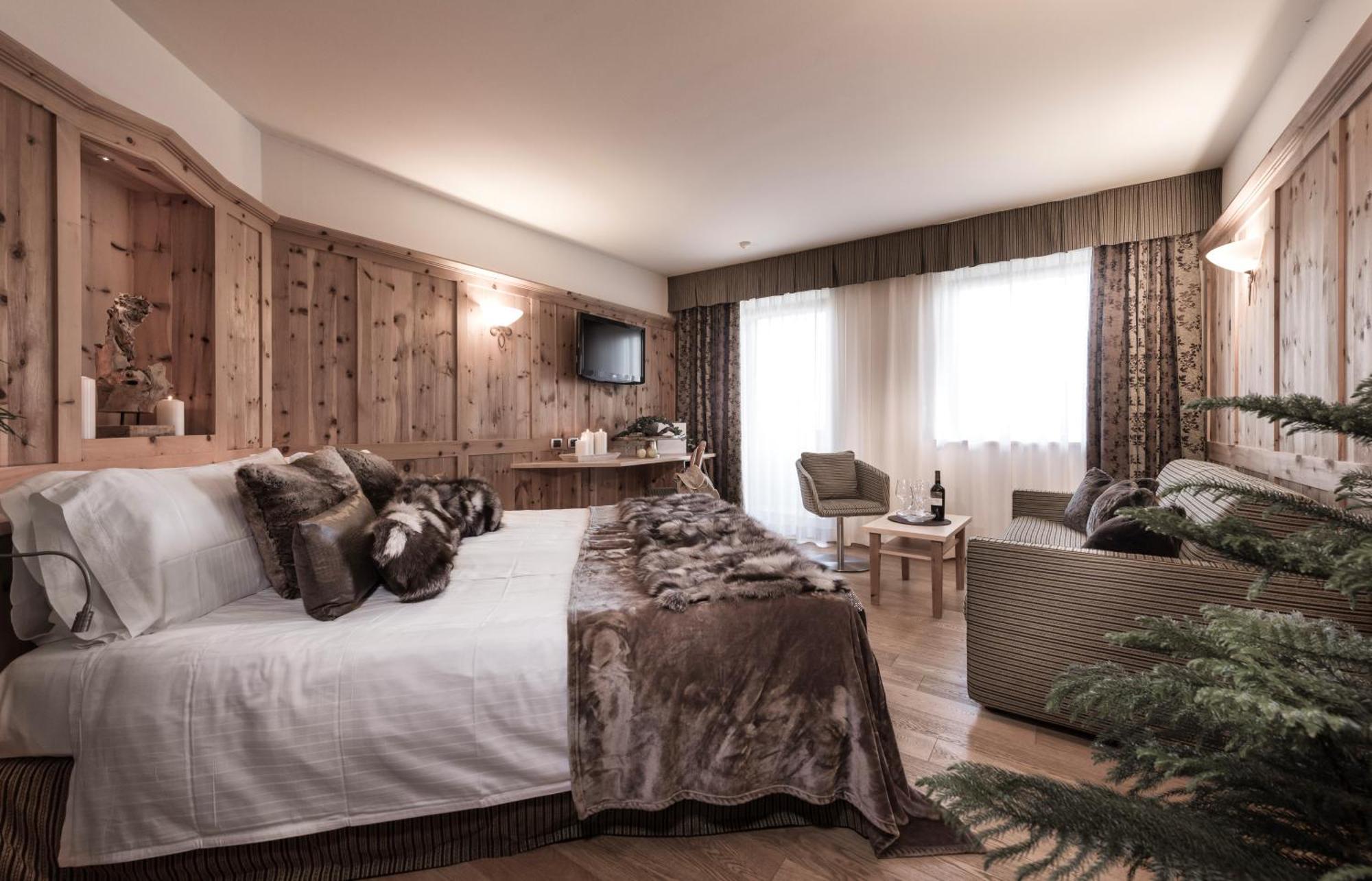 Solea Dolomiti Boutique Hotel Fai della Paganella Luaran gambar