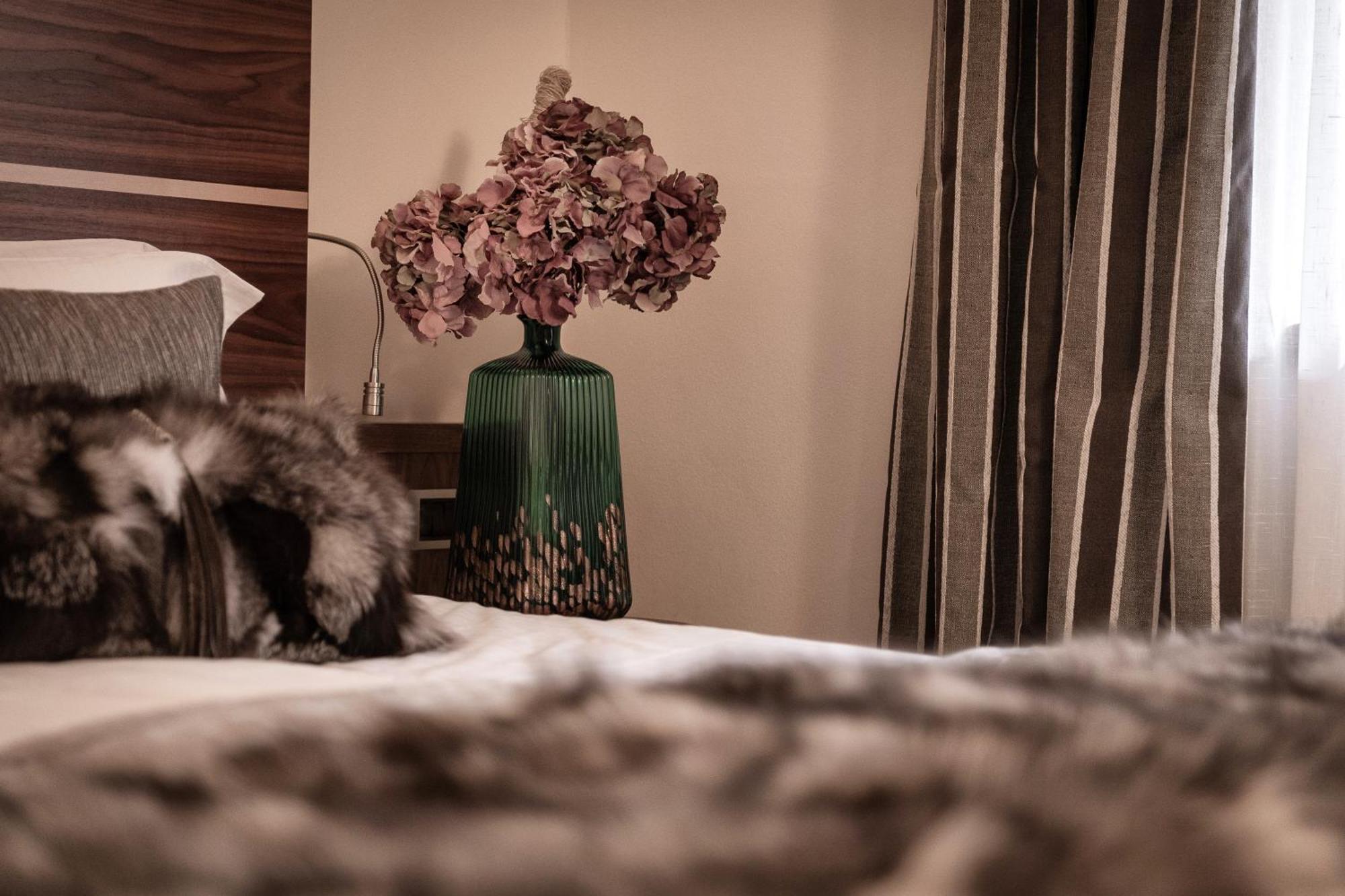 Solea Dolomiti Boutique Hotel Fai della Paganella Luaran gambar